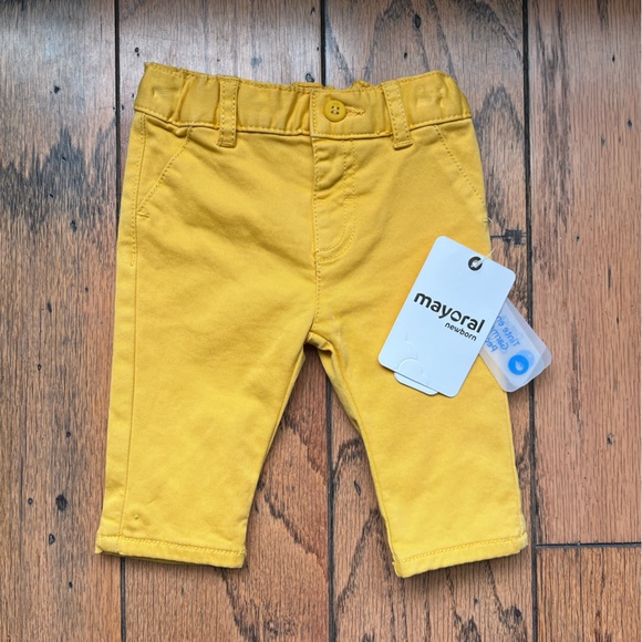 Baby boy seize 1-2 month yellow twill pant BNWT - Picture 1 of 2